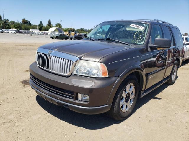 Photo 2 from auction – 2005 LINCOLN NAVIGATOR with VIN 5LMFU27595LJ08787