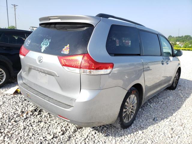 Photo 4 from auction – 2011 TOYOTA SIENNA XLE with VIN 5TDYK3DC2BS039031