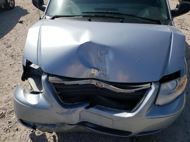 Photo 7 from auction – 2005 CHRYSLER TOWN & COU with VIN 2C4GP44R45R178744