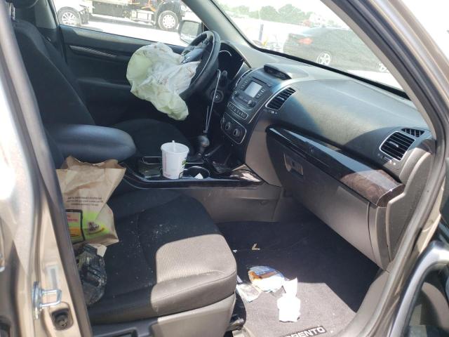Photo 5 from auction – 2015 KIA SORENTO LX with VIN 5XYKT4A71FG585418