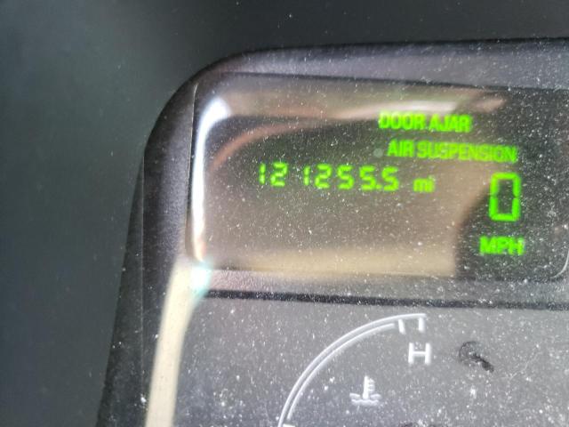 Photo 8 from auction – 2003 LINCOLN TOWN CAR with VIN 1LNHM82W13Y695033