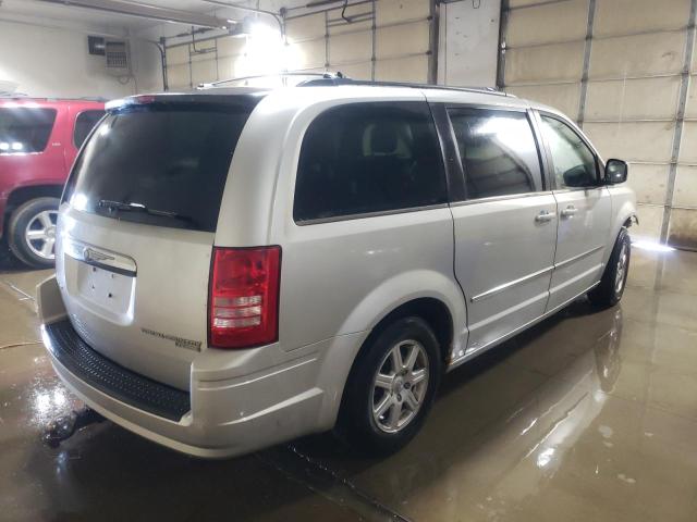 Photo 4 from auction – 2010 CHRYSLER TOWN & COU with VIN 2A4RR8D16AR321167