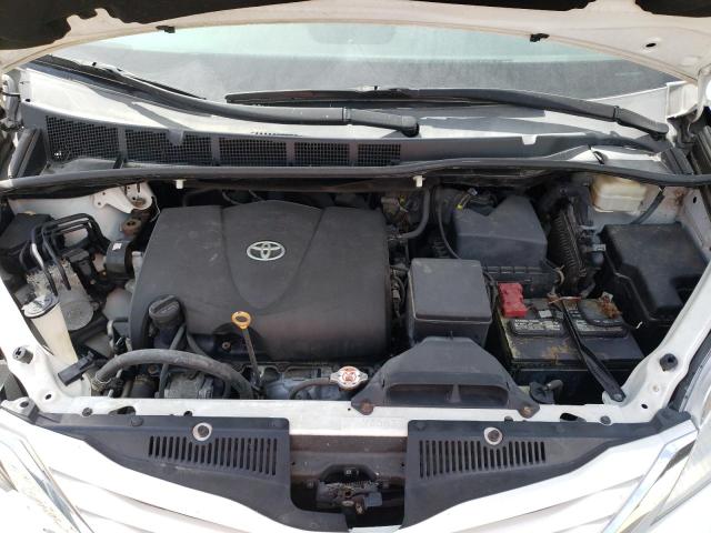 Photo 7 from auction – 2017 TOYOTA SIENNA LE with VIN 5TDKZ3DC7HS836420