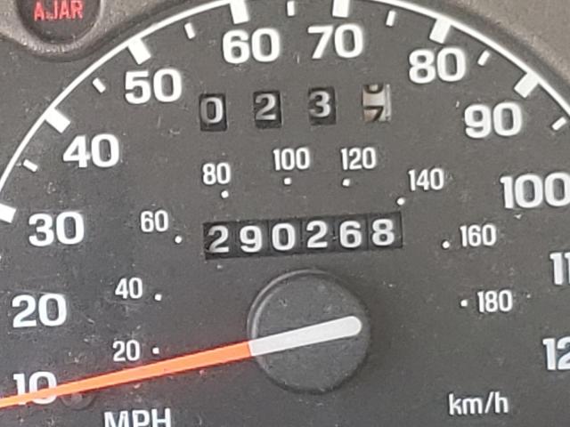 Photo 8 from auction – 2002 MAZDA 3 100TH AN with VIN 4F4YR12U52TM11076