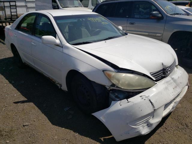 TOYOTA CAMRY LE 2005 with VIN 4T1BE32KX5U538789 - Photo from auction