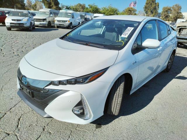 Photo 2 from auction – 2022 TOYOTA PRIUS PRIM with VIN JTDKAMFP1N3202157