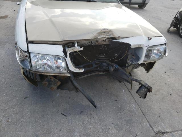 Photo 9 from auction – 2001 FORD CROWN VICT with VIN 2FAFP71WX1X183594