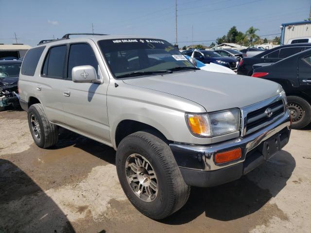 TOYOTA 4RUNNER SR 1998 with VIN JT3GN86R2W0066907 - Photo from auction
