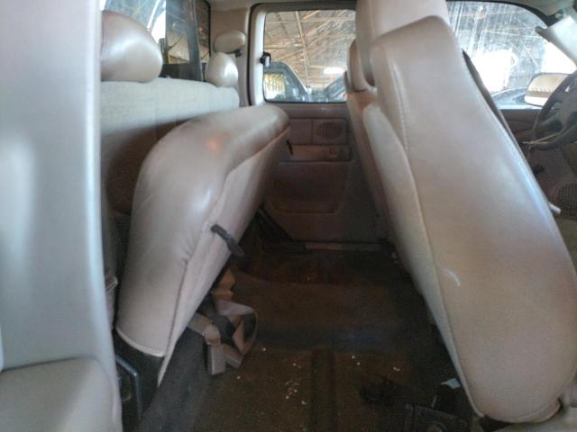 Photo 6 from auction – 2003 CHEVROLET SILVERADO with VIN 1GCHC29U73E292104