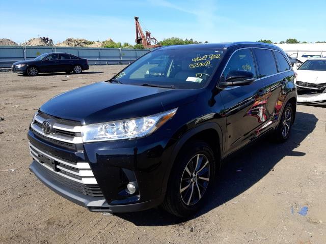 Photo 2 from auction – 2018 TOYOTA HIGHLANDER with VIN 5TDJZRFH5JS524609