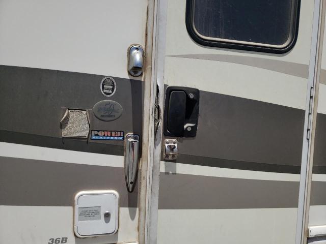 Photo 9 from auction – 2000 PARO MOTORHOME with VIN 3FCNF53S6YJA00304