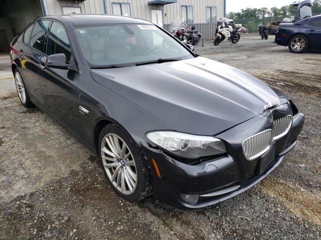 BMW 550 XI 2011 مع رقم تعريف المركبة WBAFU9C59BC784784 - صورة من المزاد