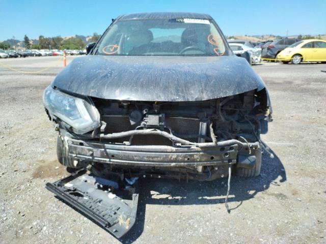 Photo 9 from auction – 2017 NISSAN ROGUE S with VIN KNMAT2MV7HP573249