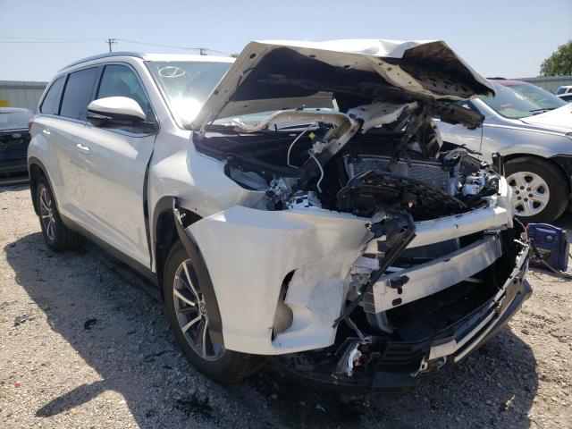 TOYOTA HIGHLANDER 2019 with VIN 5TDJZRFH4KS604713 - Photo from auction