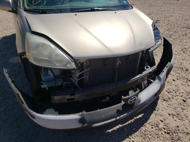 Photo 9 from auction – 2004 TOYOTA SIENNA XLE with VIN 5TDZA22CX4S192196