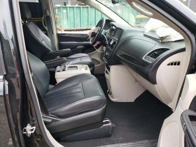 Photo 5 from auction – 2015 CHRYSLER TOWN & COU with VIN 2C4RC1BG5FR741130
