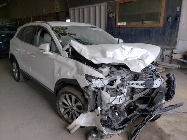 LINCOLN MKC SELECT 2017 with VIN 5LMCJ2D90HUL36419 - Photo from auction