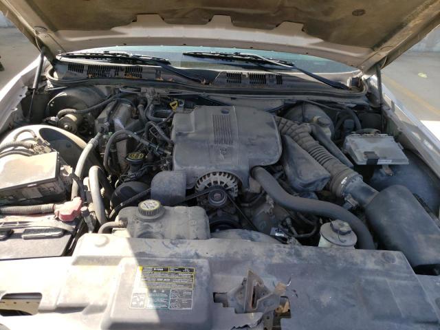 Photo 7 from auction – 2005 MERCURY GRAND MARQ with VIN 2MEHM75W65X601952