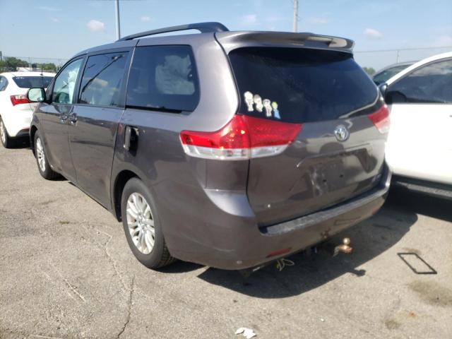 Photo 3 from auction – 2014 TOYOTA SIENNA XLE with VIN 5TDYK3DC5ES496372
