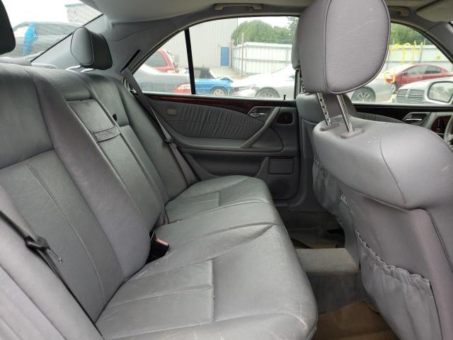Photo 6 from auction – 2001 MERCEDES-BENZ E 320 with VIN WDBJF65J81B214956