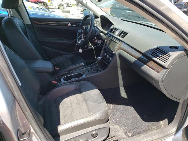 Photo 5 from auction – 2014 VOLKSWAGEN PASSAT SEL with VIN 1VWCT7A31EC017351