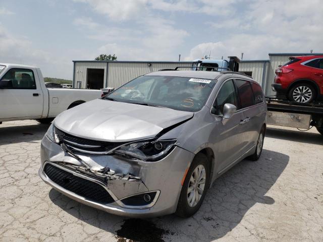 Photo 2 from auction – 2017 CHRYSLER PACIFICA T with VIN 2C4RC1BGXHR703072