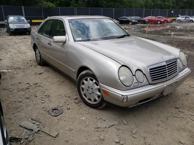 MERCEDES-BENZ E 320 4MAT 1998 with VIN WDBJF82F0WX004230 - Photo from auction