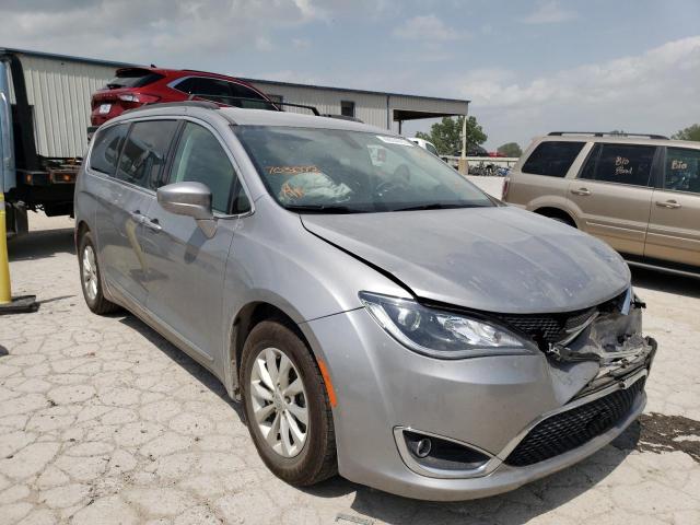 CHRYSLER PACIFICA T 2017 with VIN 2C4RC1BGXHR703072 - Photo from auction