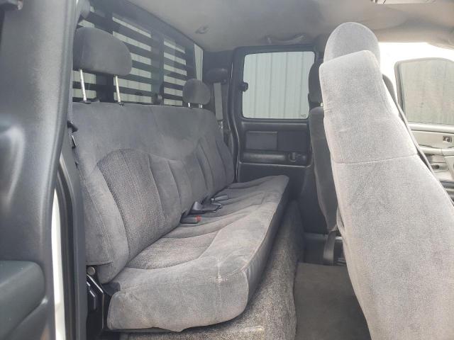 Photo 6 from auction – 2002 CHEVROLET SILVERADO with VIN 1GCHC29142E125557