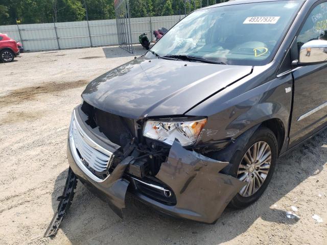 Photo 9 from auction – 2014 CHRYSLER TOWN & COU with VIN 2C4RC1CGXER239601