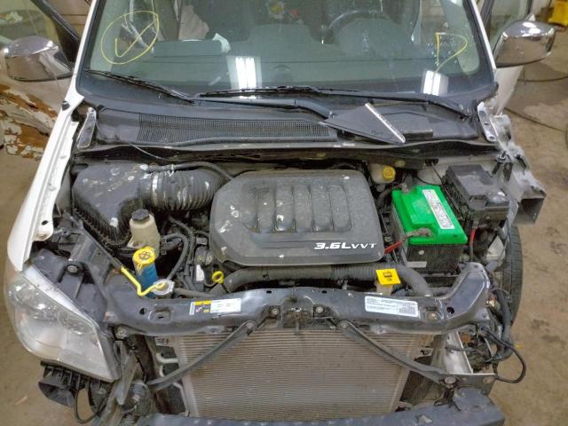 Photo 7 from auction – 2011 CHRYSLER TOWN & COU with VIN 2A4RR8DG7BR784554