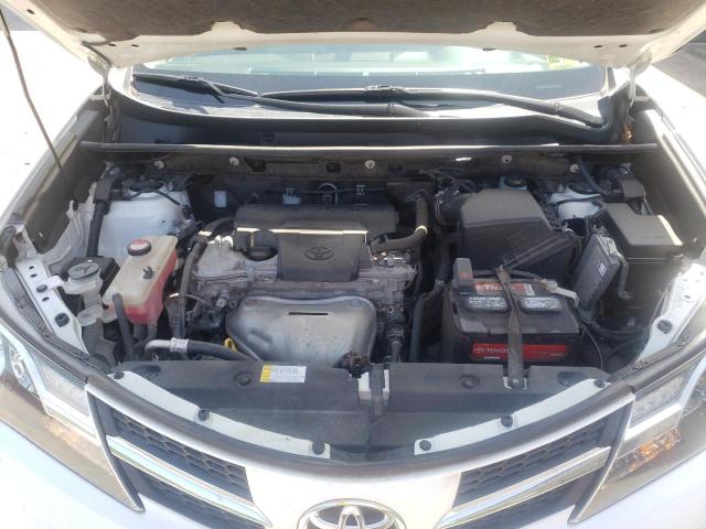 Photo 7 from auction – 2015 TOYOTA RAV4 LE with VIN JTMBFREV5FD160814