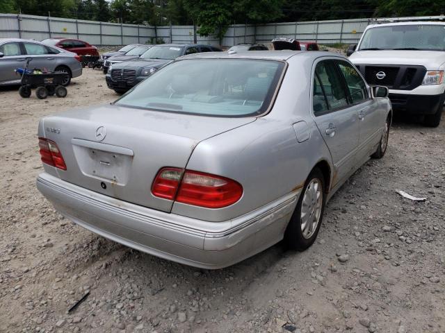Photo 4 from auction – 2001 MERCEDES-BENZ E 320 with VIN WDBJF65J81B214956