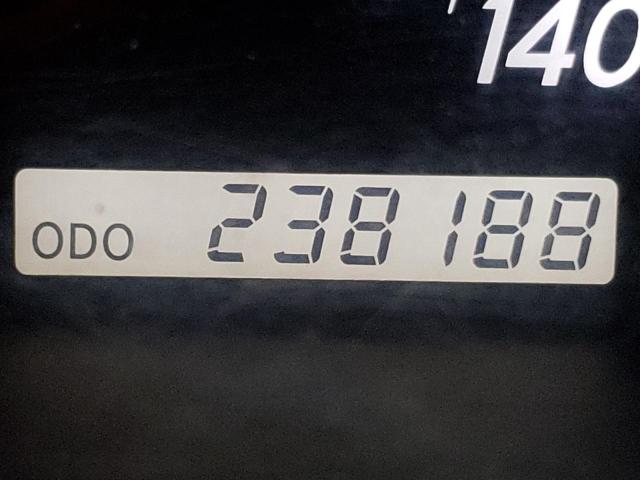 Photo 8 from auction – 2005 TOYOTA CAMRY LE with VIN 4T1BE32K05U082477