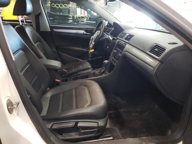 Photo 5 from auction – 2015 VOLKSWAGEN PASSAT S with VIN 1VWAS7A32FC053349