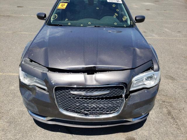 Photo 9 from auction – 2016 CHRYSLER 300 LIMITE with VIN 2C3CCAAG5GH243741
