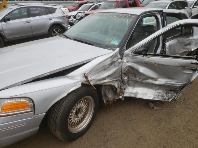 Photo 9 from auction – 2001 FORD CROWN VICT with VIN 2FAFP74W41X133950
