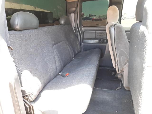 Photo 6 from auction – 2000 CHEVROLET SILVERADO with VIN 1GCEC19W9YZ261287