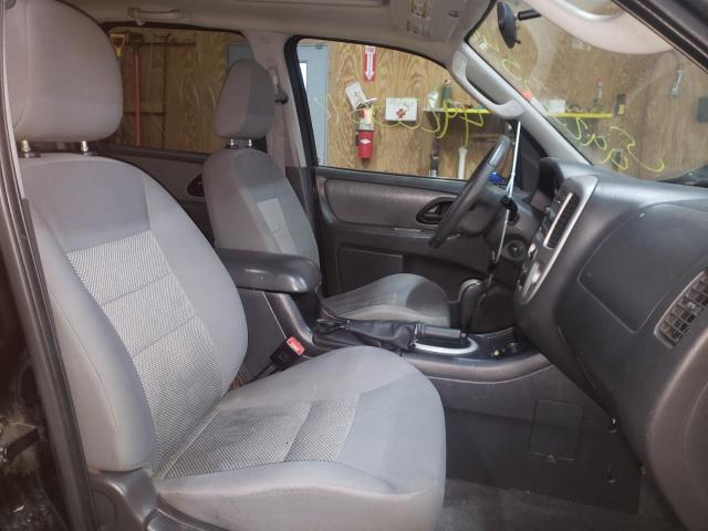 Photo 5 from auction – 2005 FORD ESCAPE XLT with VIN 1FMYU93175KD72491