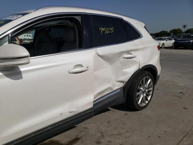 Photo 9 from auction – 2017 LINCOLN MKC RESERV with VIN 5LMCJ3C9XHUL12135