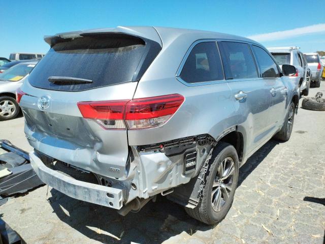Photo 4 from auction – 2017 TOYOTA HIGHLANDER with VIN 5TDBZRFH3HS461170
