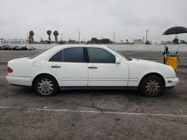 Photo 9 from auction – 1998 MERCEDES-BENZ E 320 with VIN WDBJF65F9WA700975