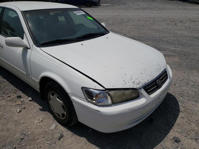 Photo 9 from auction – 2000 TOYOTA CAMRY CE with VIN 4T1BG22K7YU988019