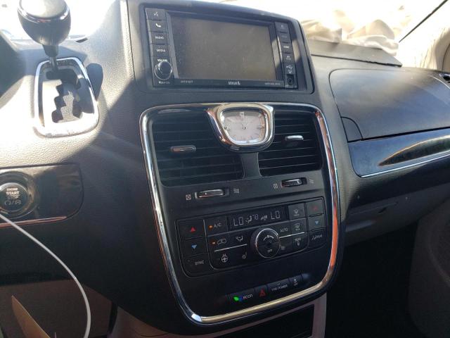 Photo 9 from auction – 2015 CHRYSLER TOWN & COU with VIN 2C4RC1BG2FR754529