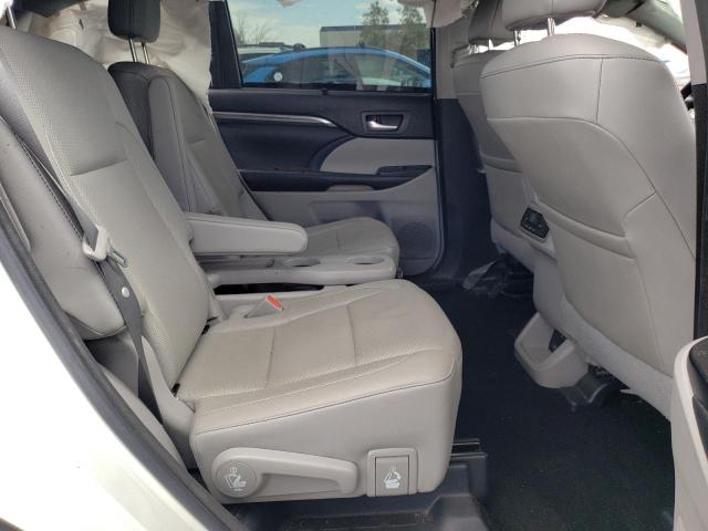 Photo 6 from auction – 2017 TOYOTA HIGHLANDER with VIN 5TDYZRFH2HS223269