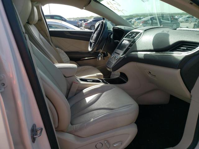 Photo 5 from auction – 2017 LINCOLN MKC RESERV with VIN 5LMCJ3C9XHUL12135