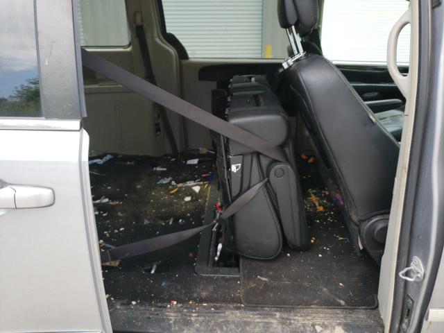 Photo 6 from auction – 2016 CHRYSLER TOWN & COU with VIN 2C4RC1BGXGR297101