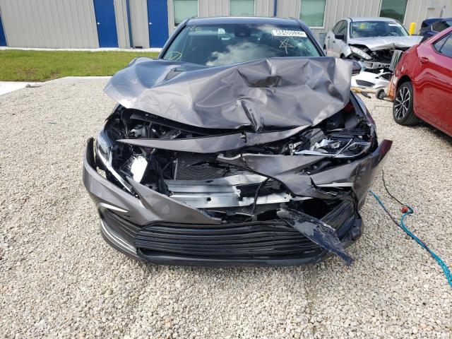 Photo 7 from auction – 2022 TOYOTA CAMRY LE with VIN 4T1C11BK8NU062014