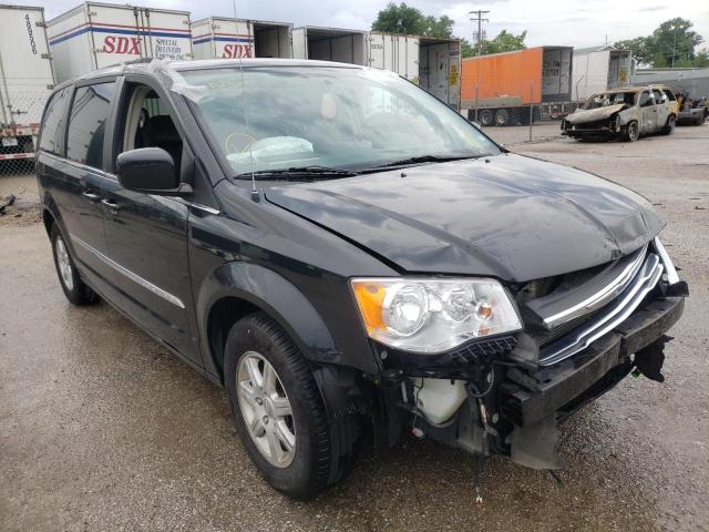CHRYSLER TOWN & COU 2013 with VIN 2C4RC1BG4DR555513 - Photo from auction