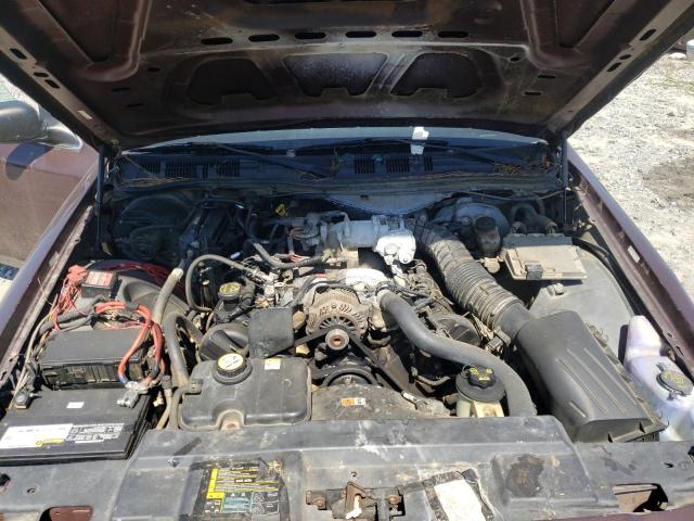Photo 7 from auction – 2005 FORD CROWN VICT with VIN 2FAFP71W75X120474